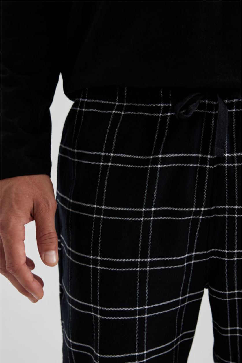 MAN Black Regular Fit Bottom