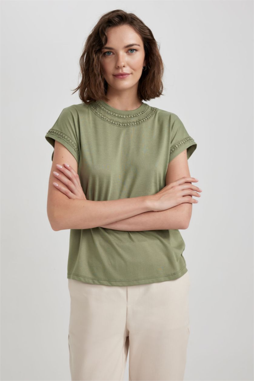 Kadın Haki Bisiklet Yaka Kısa Kollu Tişört