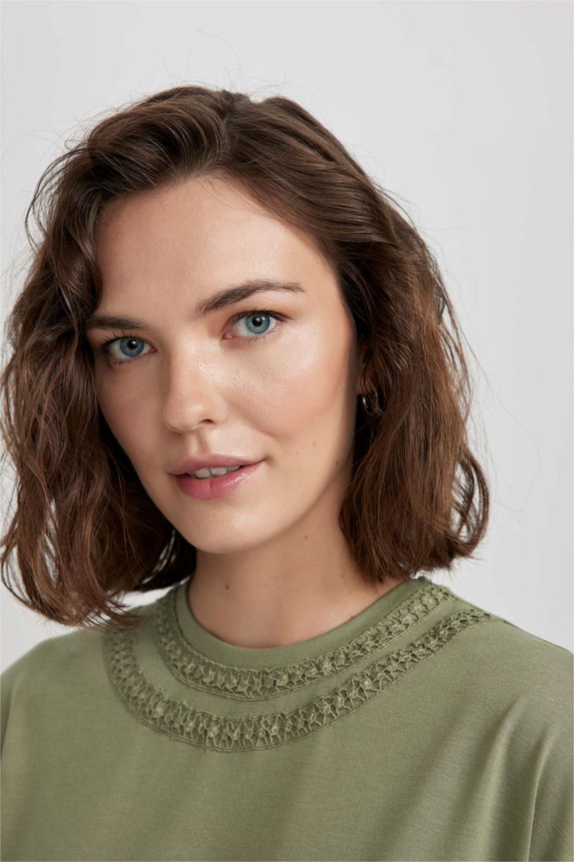 Kadın Haki Bisiklet Yaka Kısa Kollu Tişört