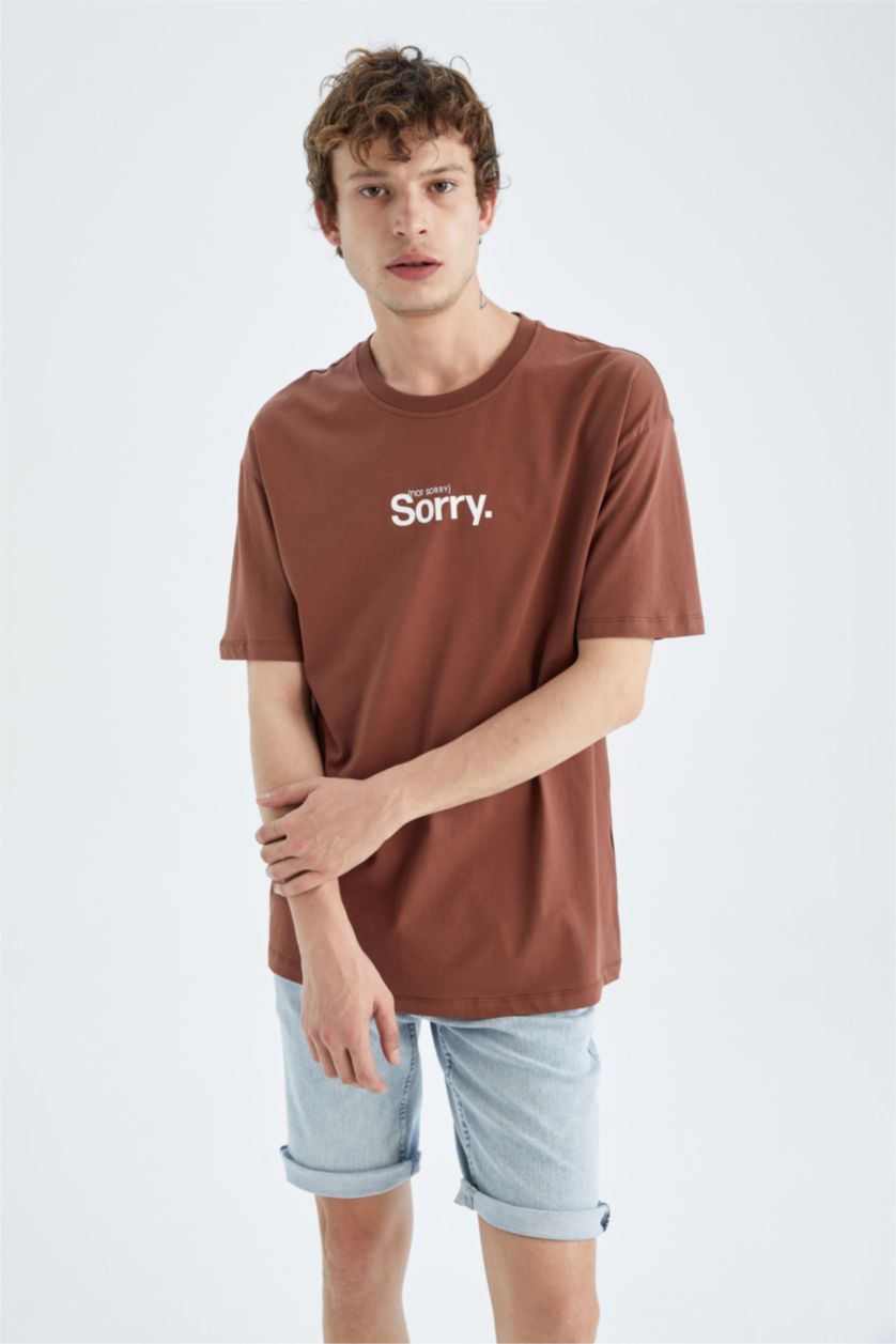 رجال بني تي شيرت نص كم وطبعة بشعار برقبة مستديرة