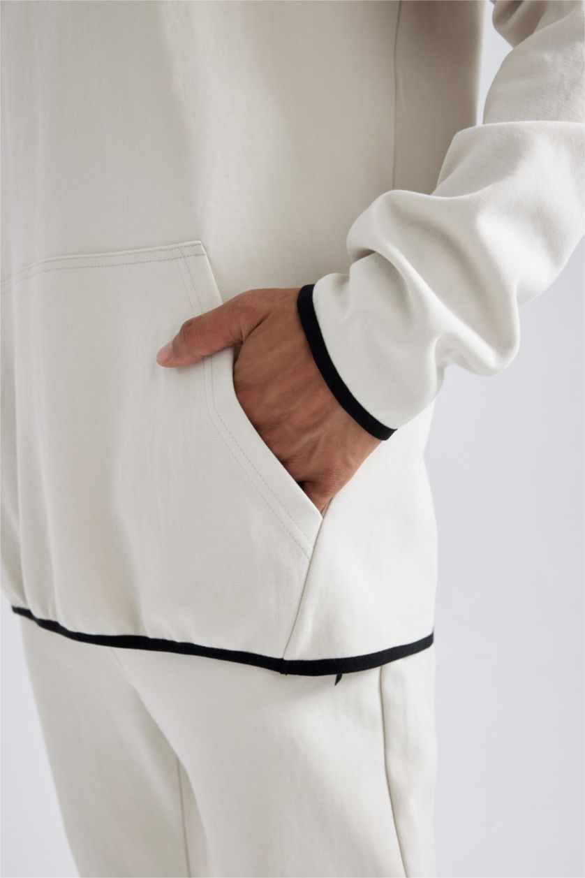 MAN Stone Standard Fit Sweatshirt