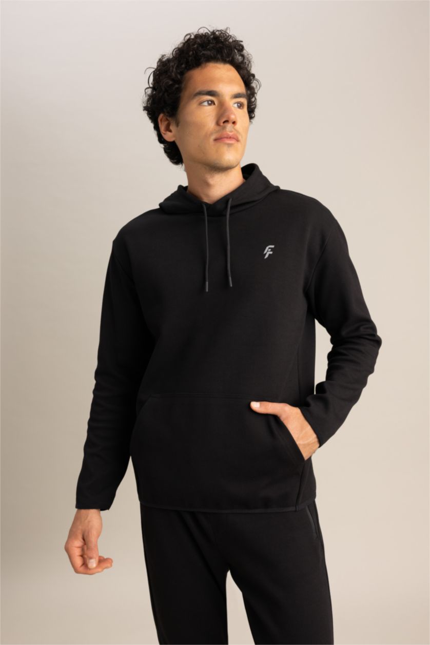 Man Black Standard Fit Sweatshirt