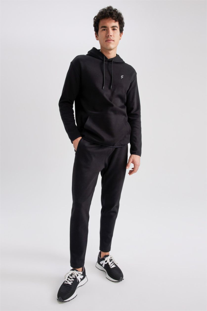 Man Black Standard Fit Sweatshirt