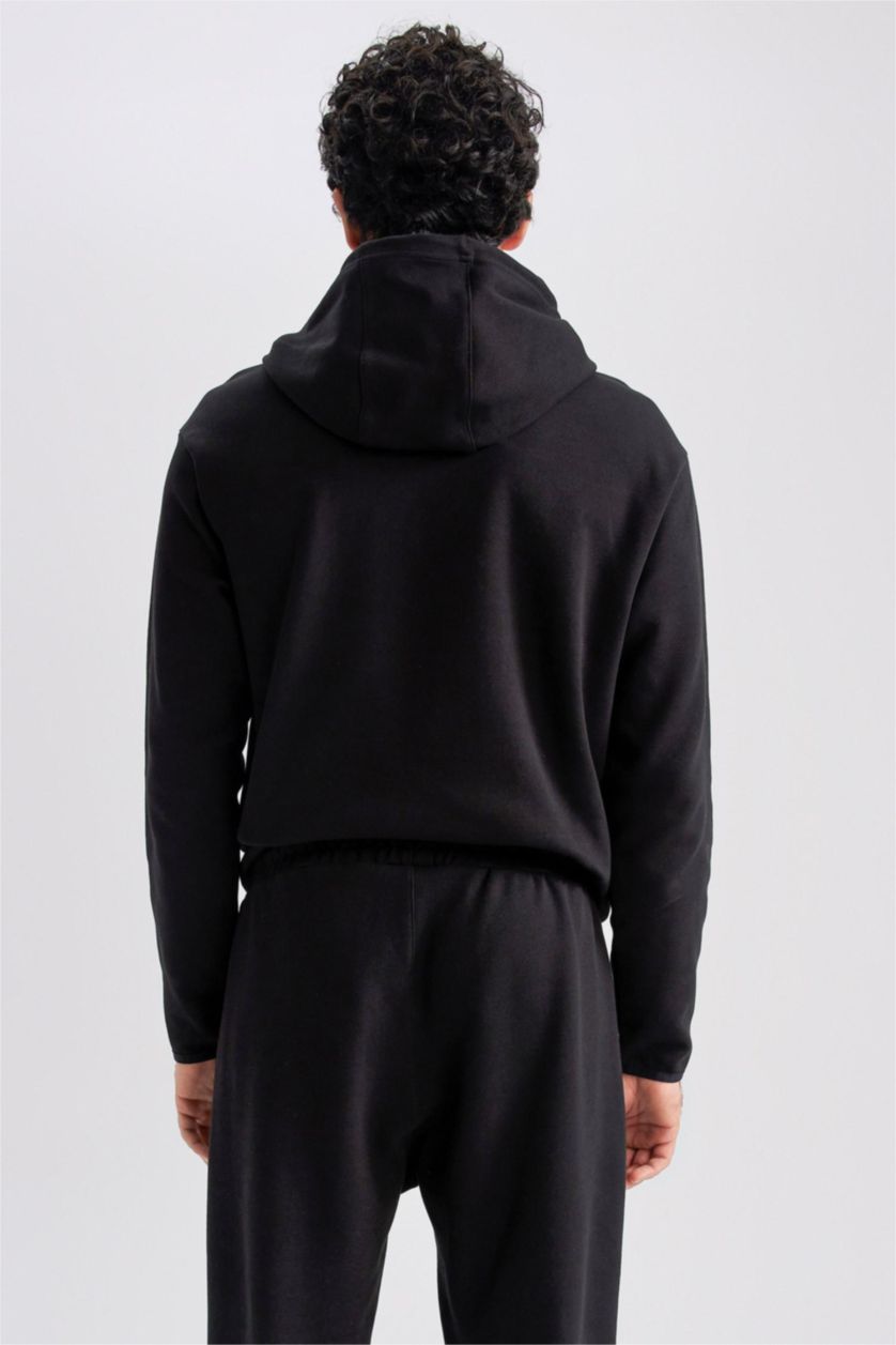 Man Black Standard Fit Sweatshirt