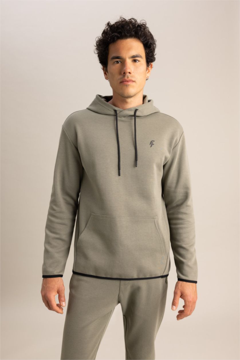 رجال كاكي فاتح سويت شيرت قصة عادية وغطاء للرأس بجيب