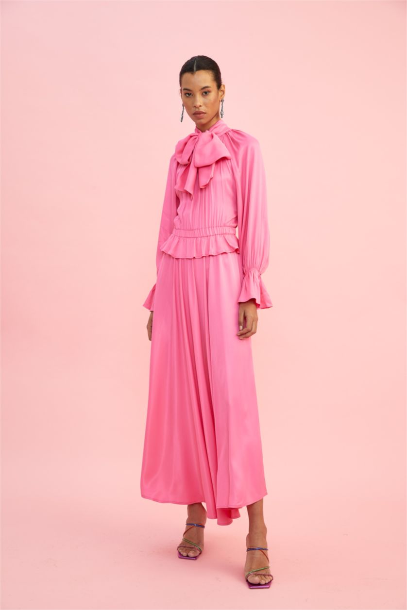 FEMME Rose Robe Tissée À Manches Longues Satinette Col montant