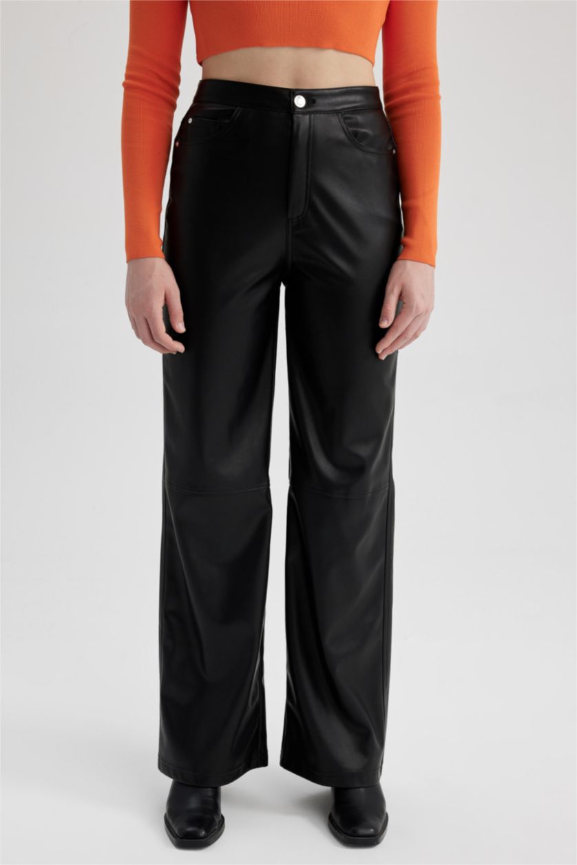 حريمي أسود بنطلون جلد صناعي وايد ليج