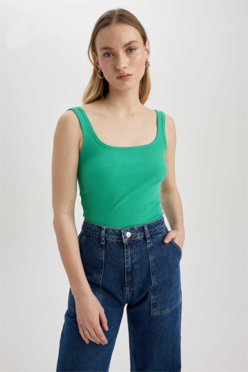 Woman Green Slim Fit Square Collar Corded Camisole Singlet