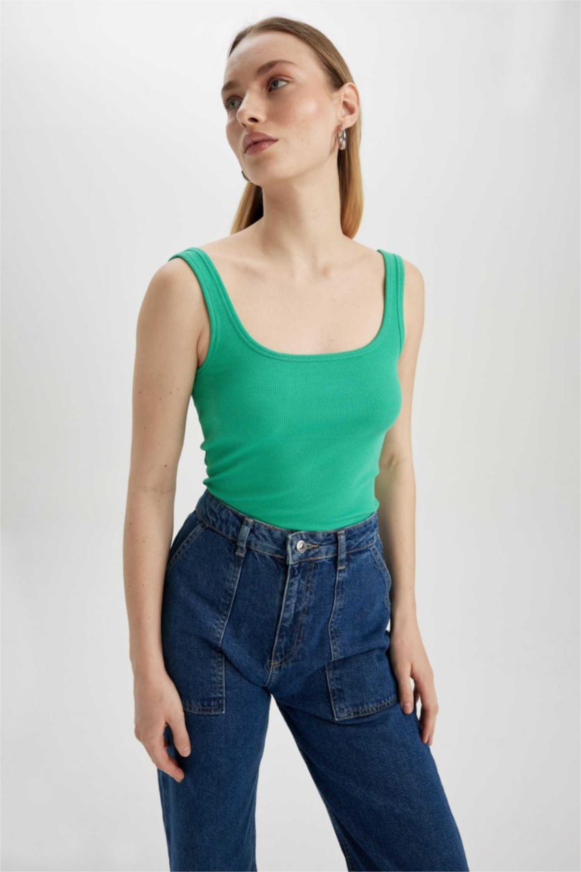 Woman Green Slim Fit Square Collar Corded Camisole Singlet