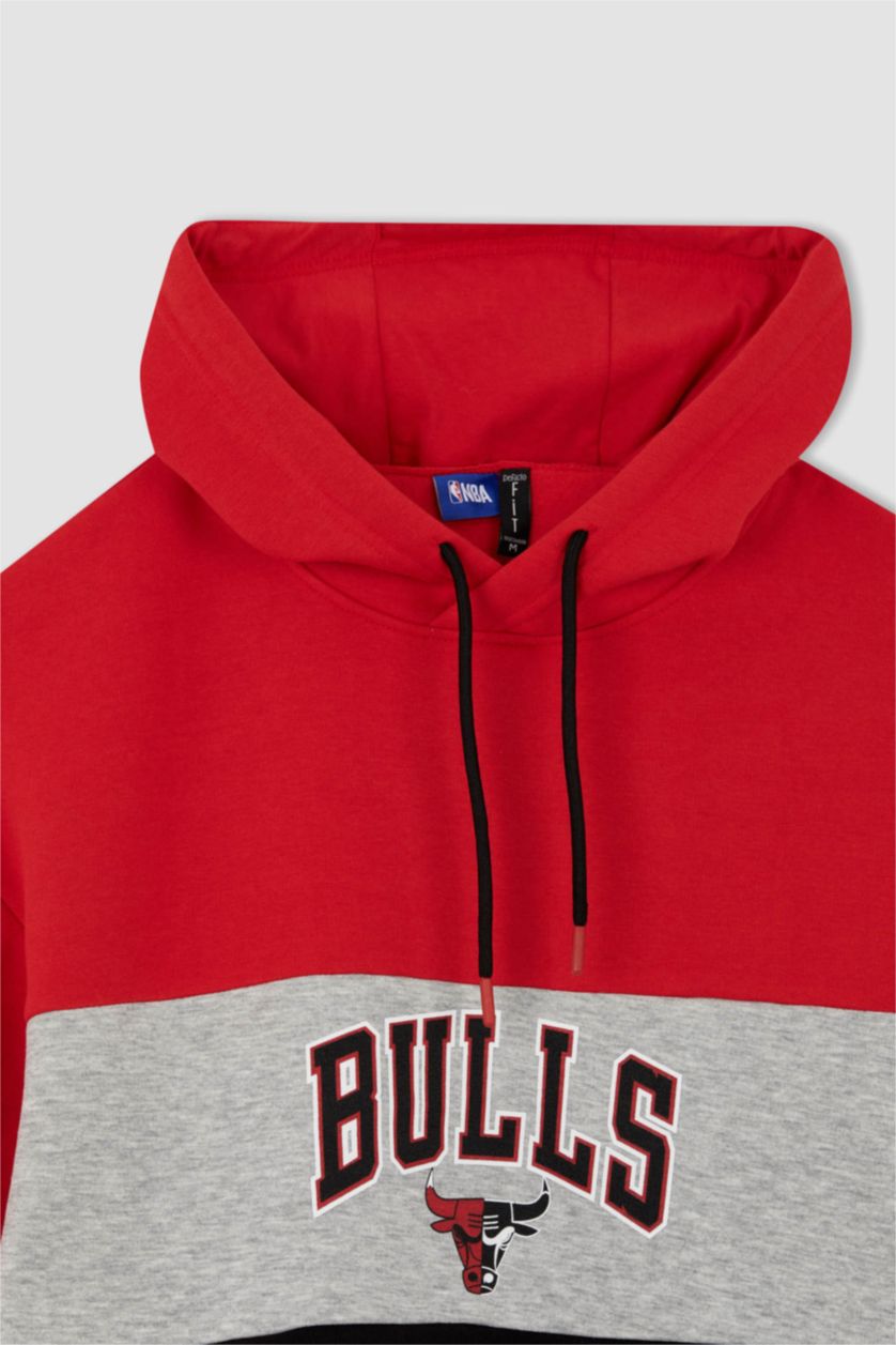MAN Red Comfort Fit Chicago Bulls Licensed Sweatshirt