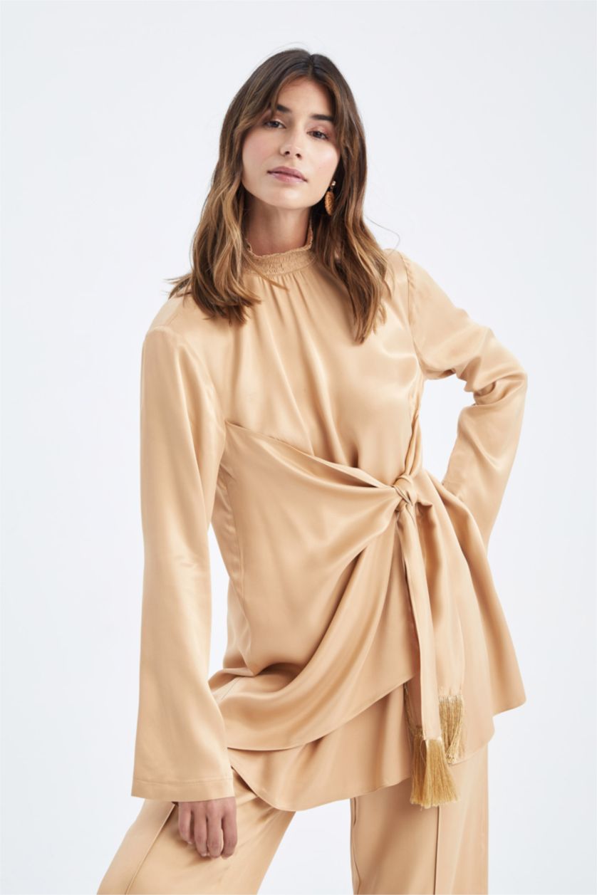 Kadın Camel Regular Fit Yarım Balıkçı Yaka Uzun Kollu Saten Tunik