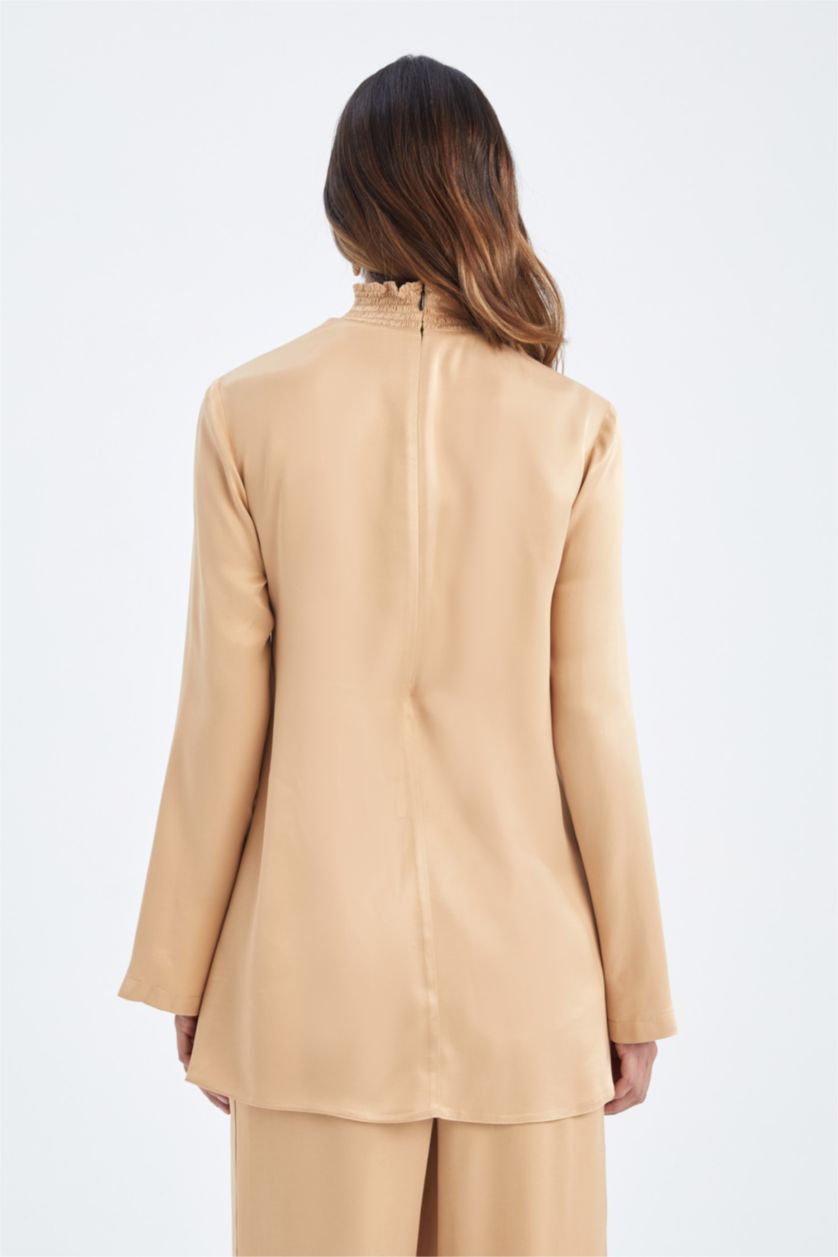 Kadın Camel Regular Fit Yarım Balıkçı Yaka Uzun Kollu Saten Tunik