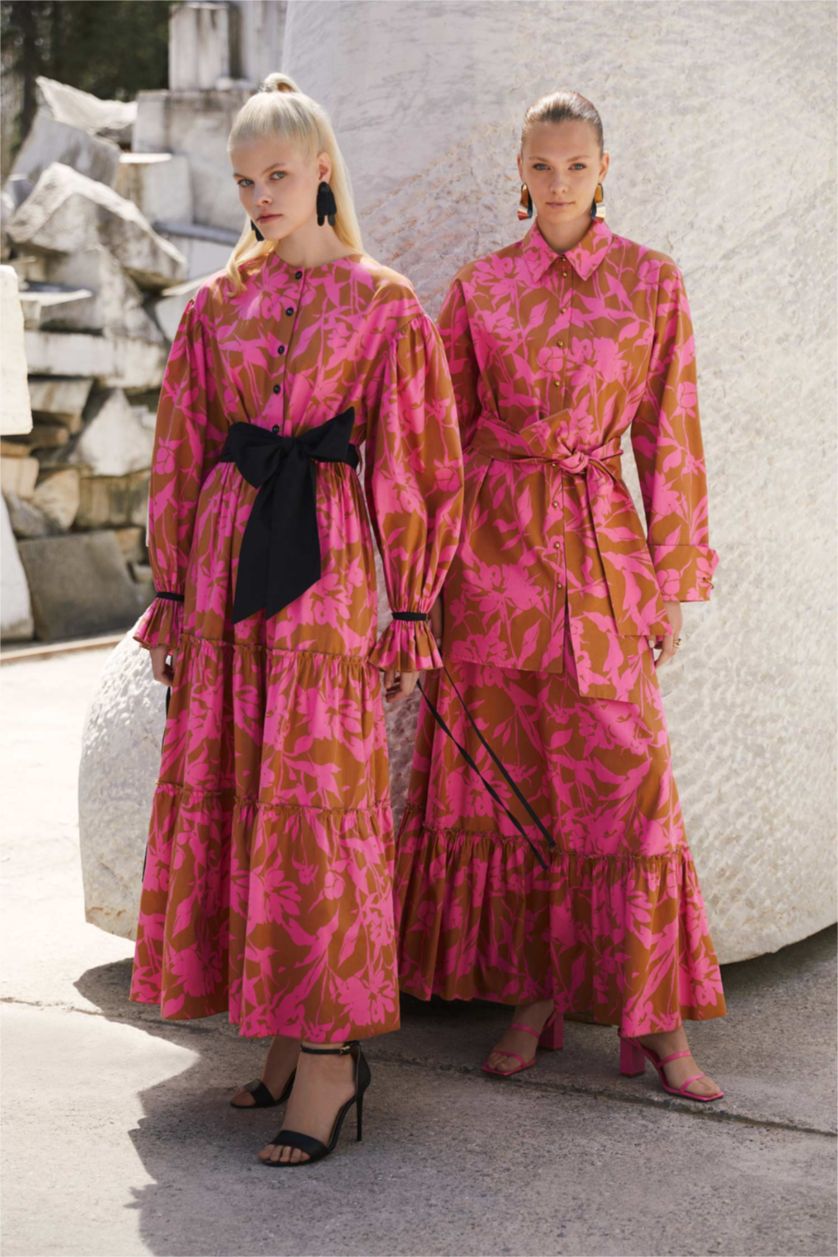 Kadın Camel Relax Fit Baskılı Uzun Kollu Kuşaklı Saten %100 Pamuk Elbise