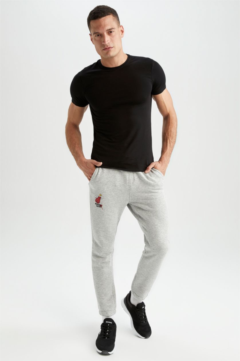 HOMME Gris Defacto Fit NBA Miami Heat sous licence Slim Fit Jogger
