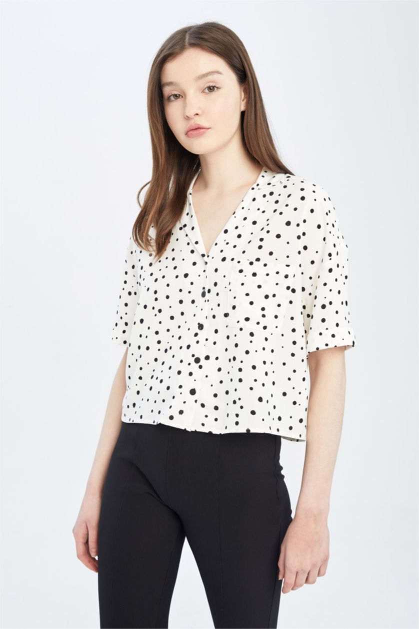WOMAN White V Neck Short Sleeve Polka Dot Print Shirt