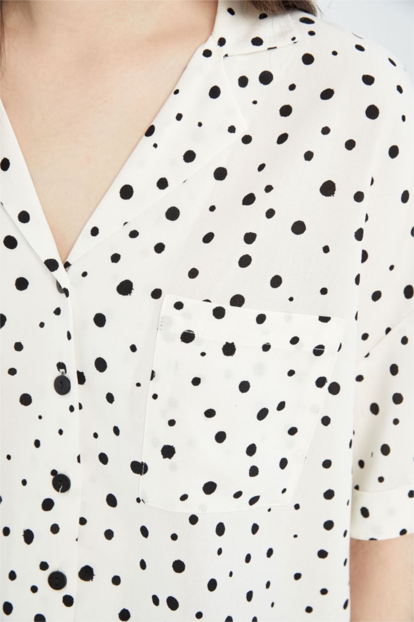 WOMAN White V Neck Short Sleeve Polka Dot Print Shirt