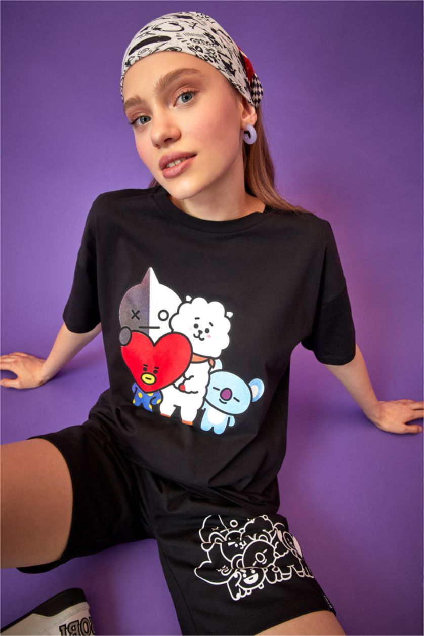Kadın Siyah Coool BT21 Regular Fit Bisiklet Yaka Kısa Kollu %100 Pamuk Tişört
