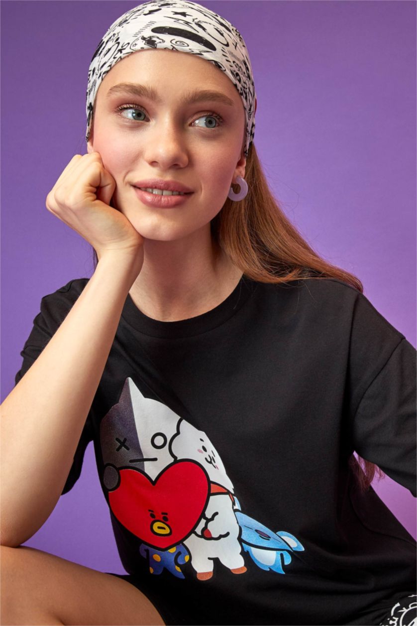 Kadın Siyah Coool BT21 Regular Fit Bisiklet Yaka Kısa Kollu %100 Pamuk Tişört