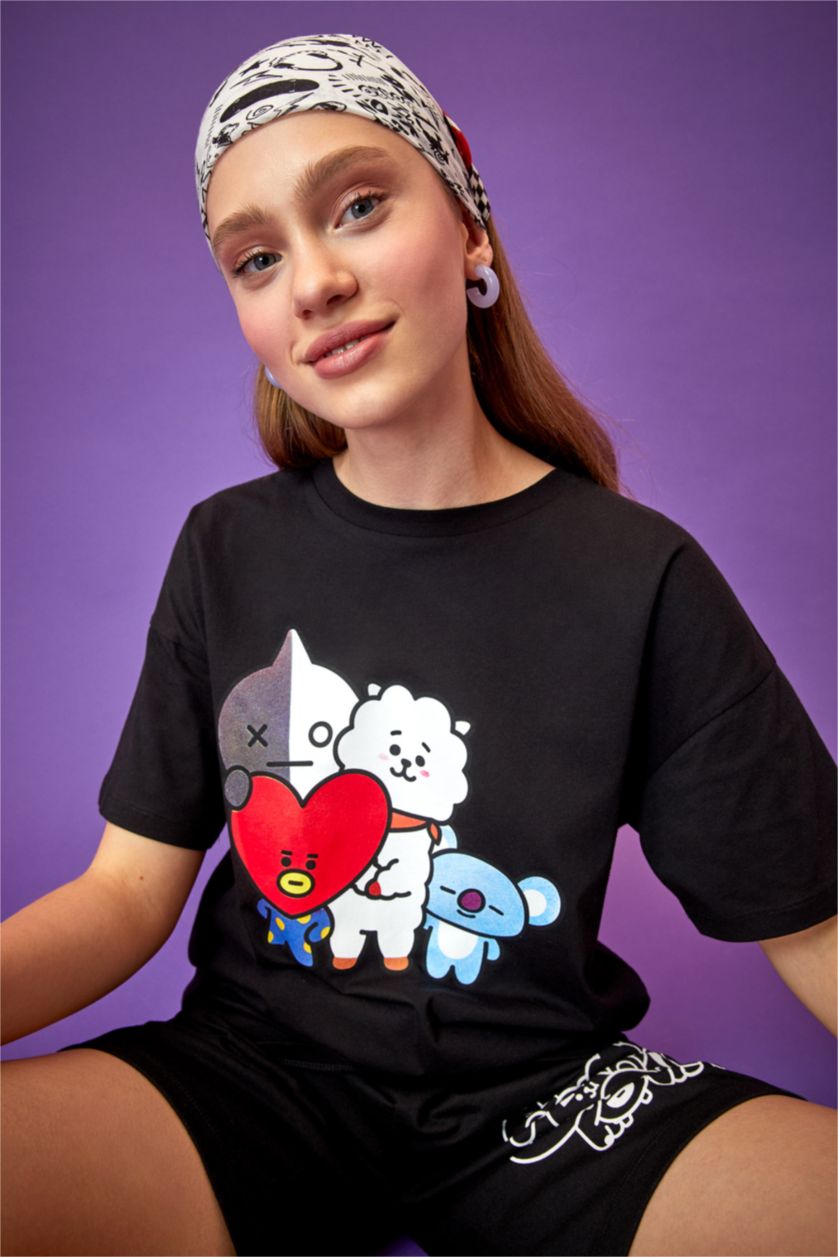 Kadın Siyah Coool BT21 Regular Fit Bisiklet Yaka Kısa Kollu %100 Pamuk Tişört