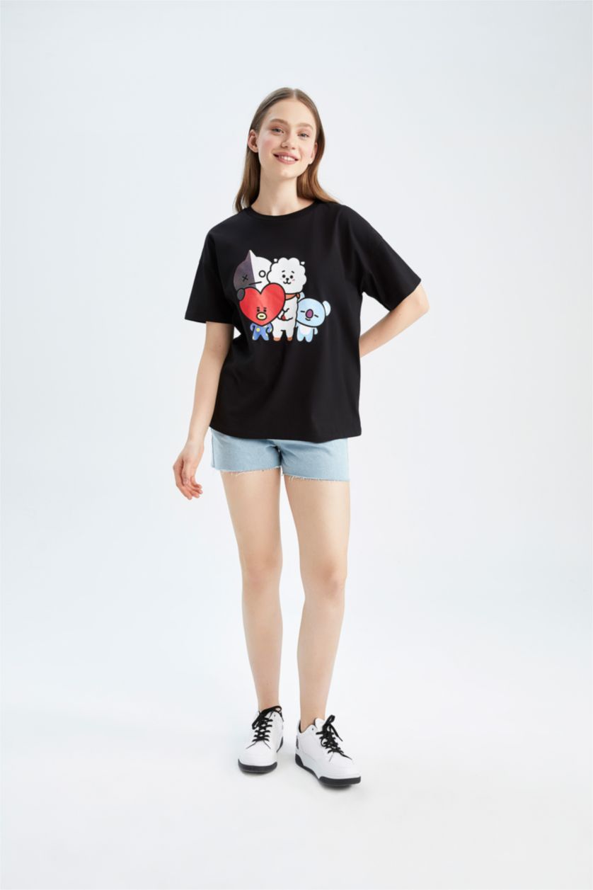 Kadın Siyah Coool BT21 Regular Fit Bisiklet Yaka Kısa Kollu %100 Pamuk Tişört