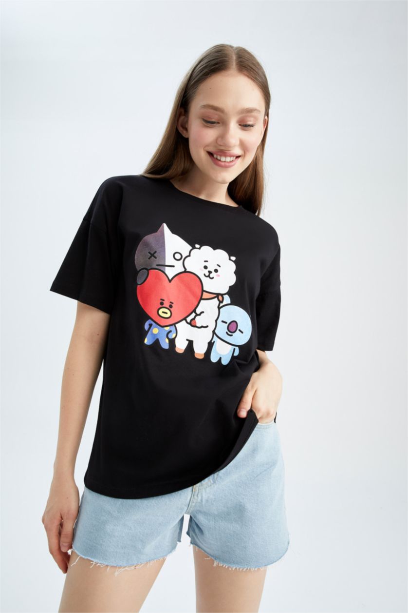Kadın Siyah Coool BT21 Regular Fit Bisiklet Yaka Kısa Kollu %100 Pamuk Tişört