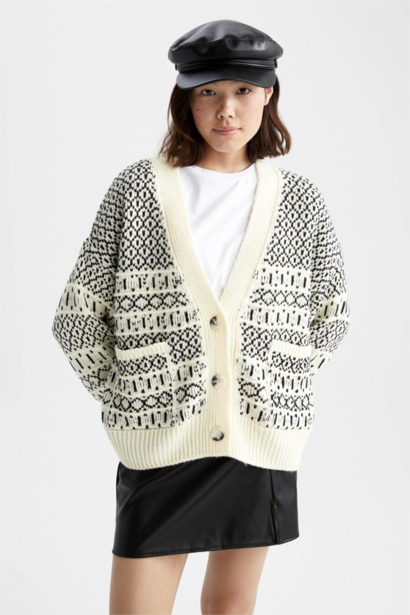 نساء بيج فاتح Oversize Fit Cardigan