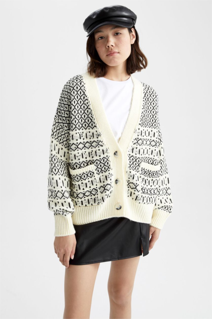 نساء بيج فاتح Oversize Fit Cardigan