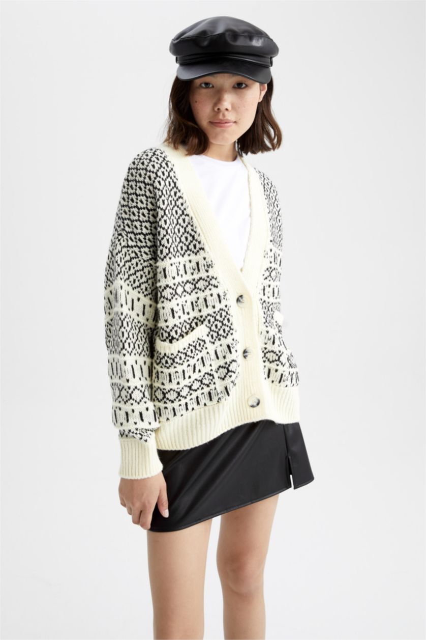 نساء بيج فاتح Oversize Fit Cardigan