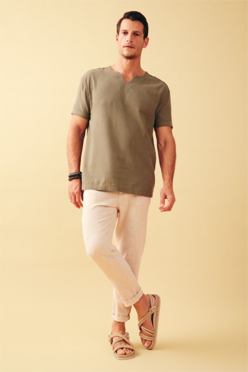 HOMME Kaki Clair Chemise À Manches Courtes Et Col En V Coupe Classique