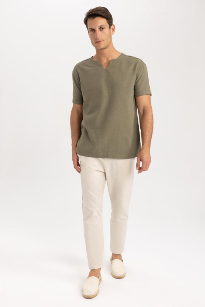 HOMME Kaki Clair Chemise À Manches Courtes Et Col En V Coupe Classique