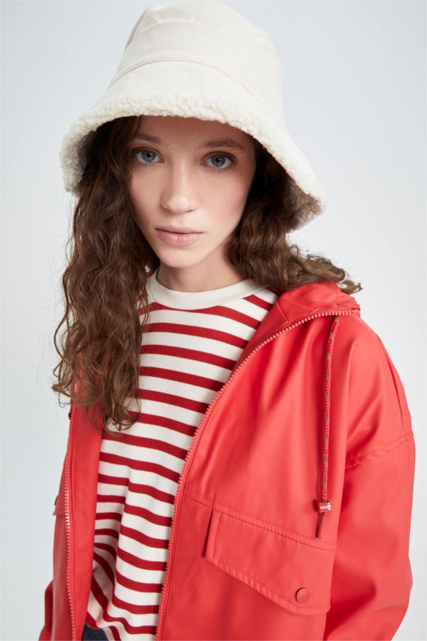 WOMAN White Women Winter Bucket Hat