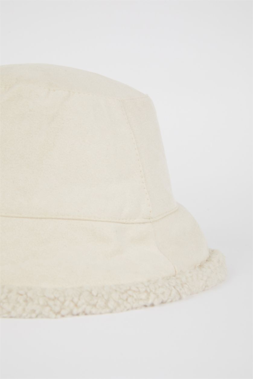 WOMAN White Women Winter Bucket Hat