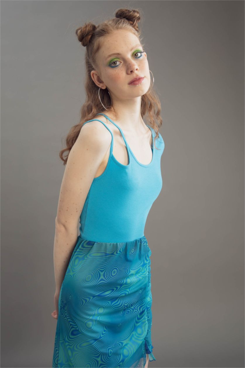 نساء أزرق فاتح تي شيرت بيزك بأكمام قصيرة مكشوف من الكتف