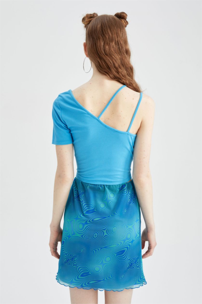 نساء أزرق فاتح تي شيرت بيزك بأكمام قصيرة مكشوف من الكتف