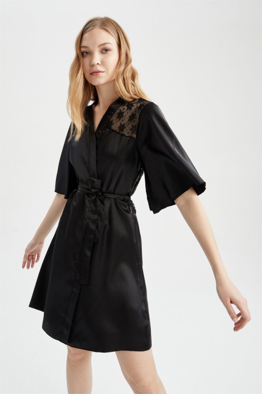 FEMME Siyah Chemise De Nuit En Satin Coupe Régulière Fall In Love