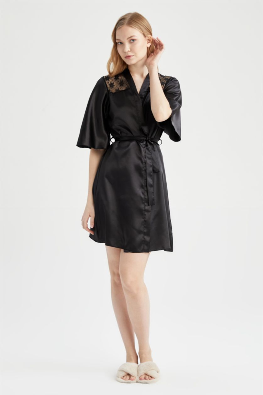 FEMME Siyah Chemise De Nuit En Satin Coupe Régulière Fall In Love