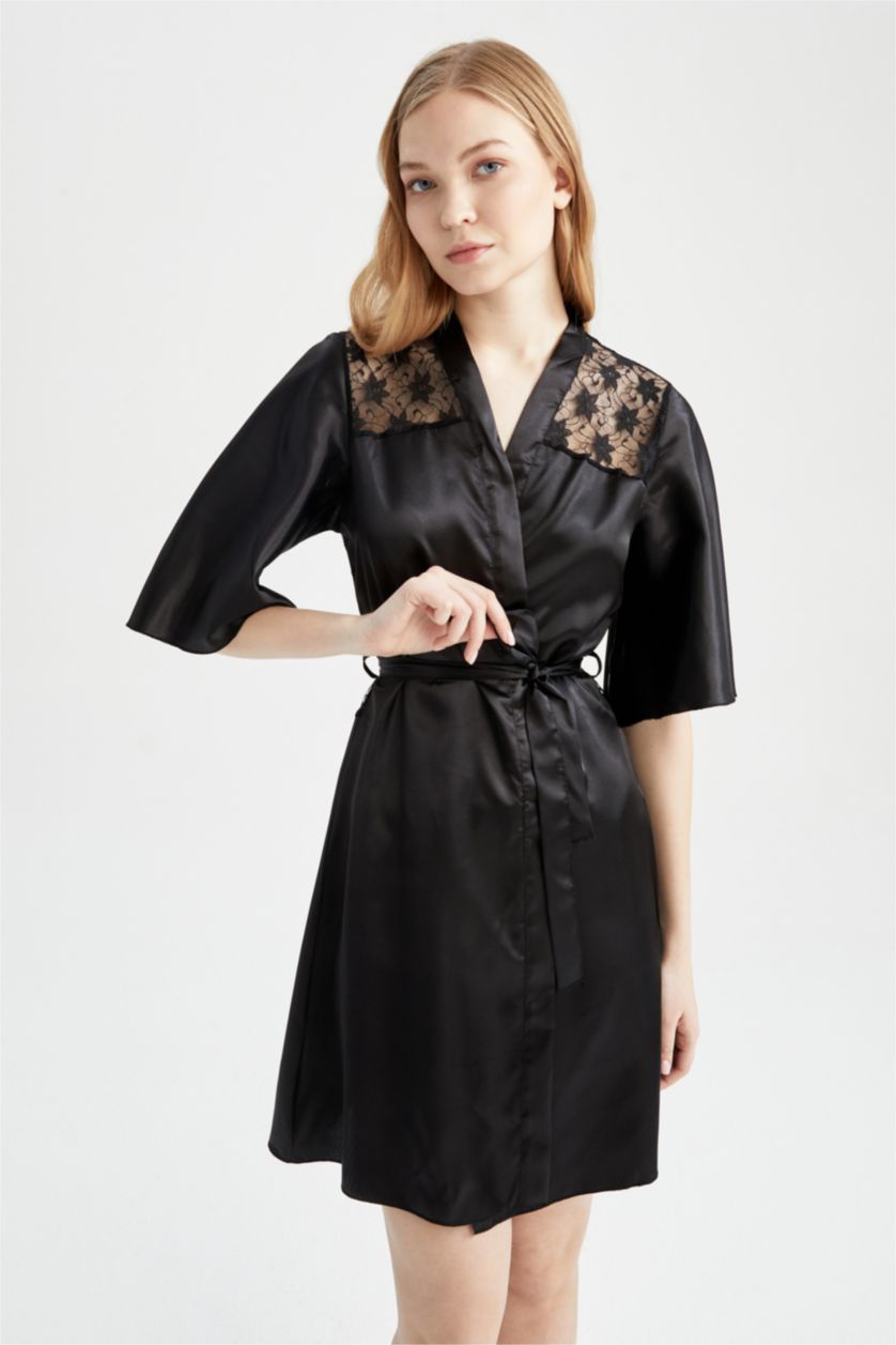 FEMME Siyah Chemise De Nuit En Satin Coupe Régulière Fall In Love