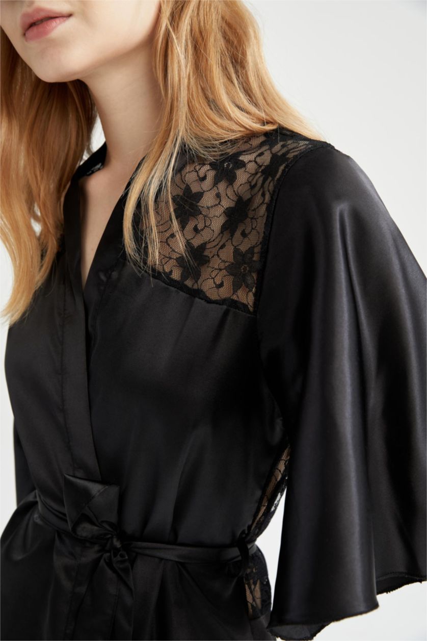 FEMME Siyah Chemise De Nuit En Satin Coupe Régulière Fall In Love