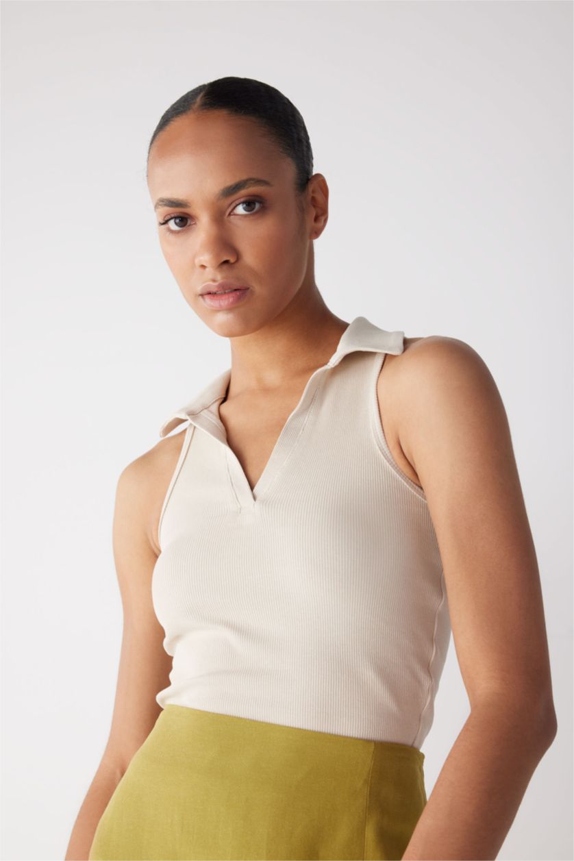 FEMME Beige Débardeur Coupe Slim Col Polo