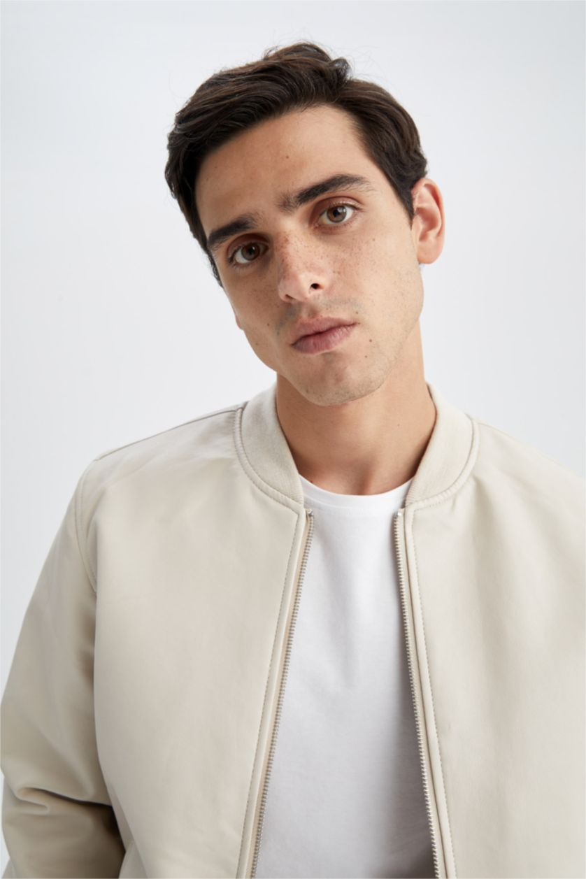 Erkek Kum Regular Fit Kolej Yaka Fermuar Kapamalı Çift Cepli Mevsimlik Hafif İnce Suni Deri Bomber Mont Ceket