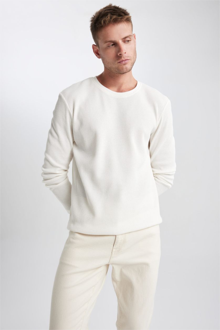 MAN White Slim Fit Crew Neck Long Sleeve Body