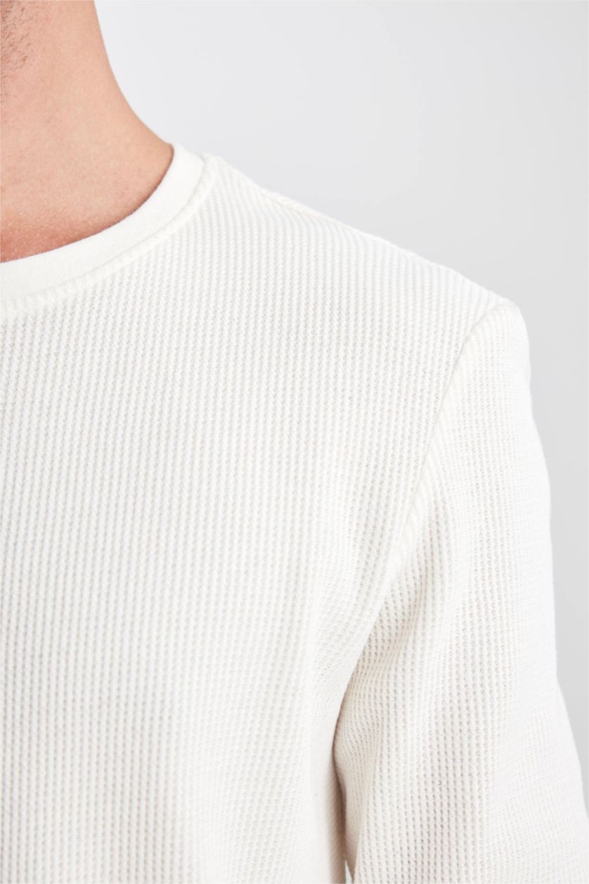 MAN White Slim Fit Crew Neck Long Sleeve Body