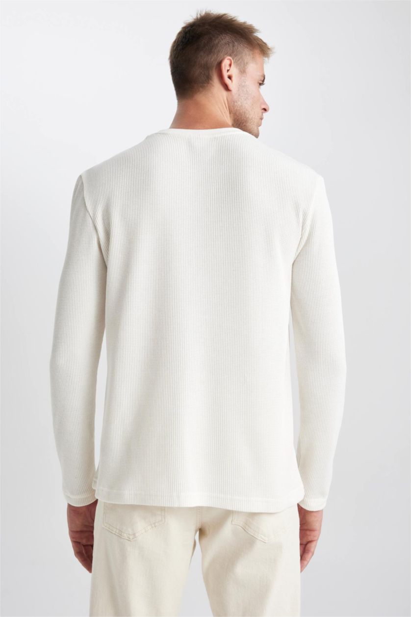 MAN White Slim Fit Crew Neck Long Sleeve Body