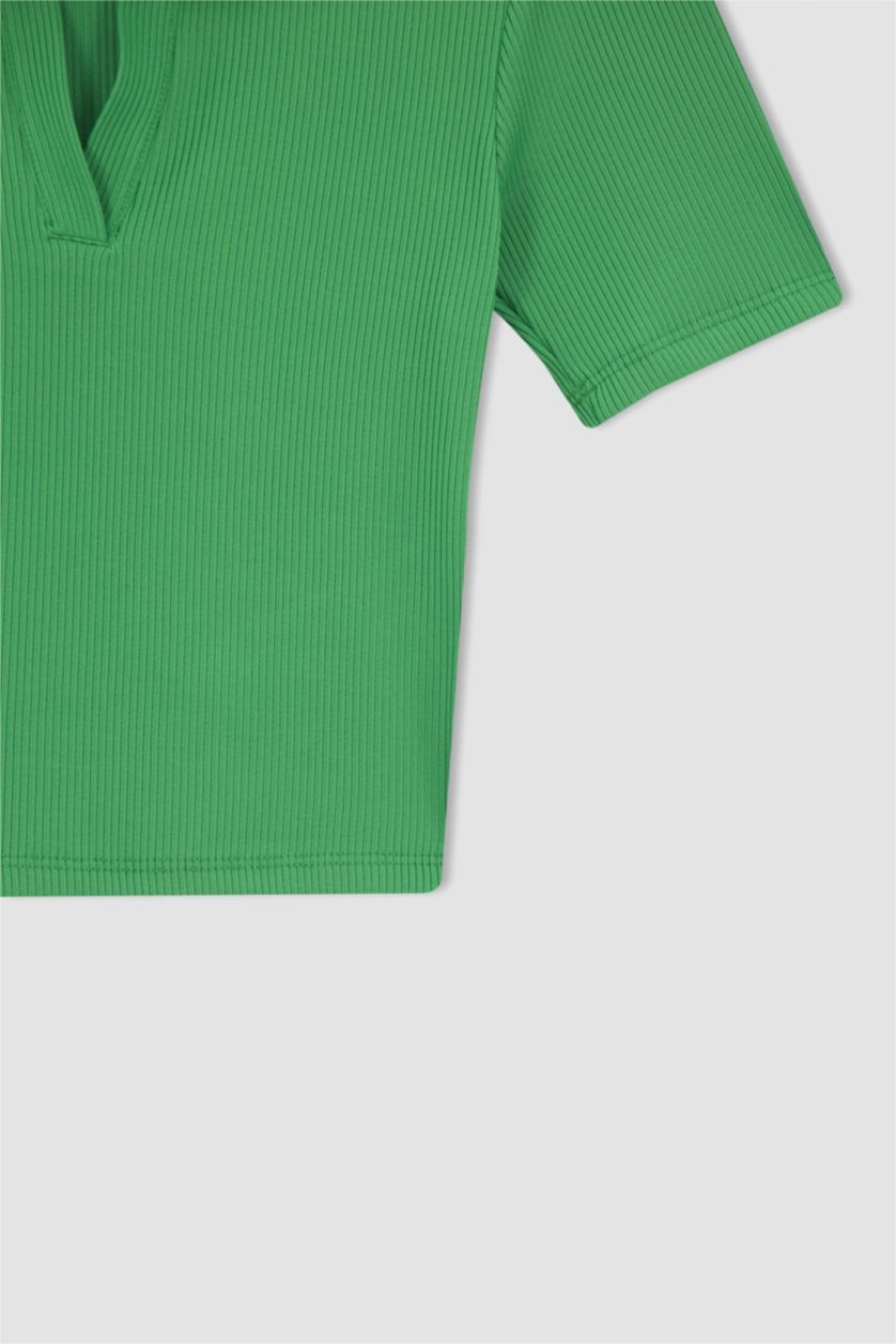 FEMME Vert T-shirt à manches courtes Coupe slim raccourcie