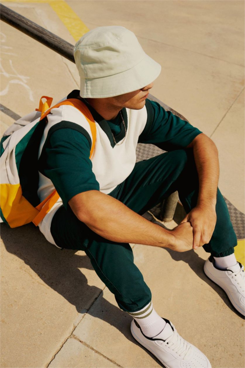 رجالي بيج فاتح بلوفر كت بقصة مريحة