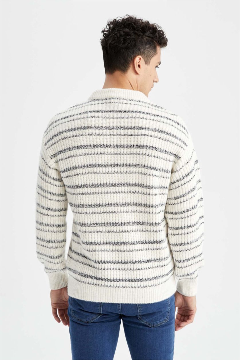 MAN Ecru Oversize Fit Crew Neck Striped Knitwear Sweater
