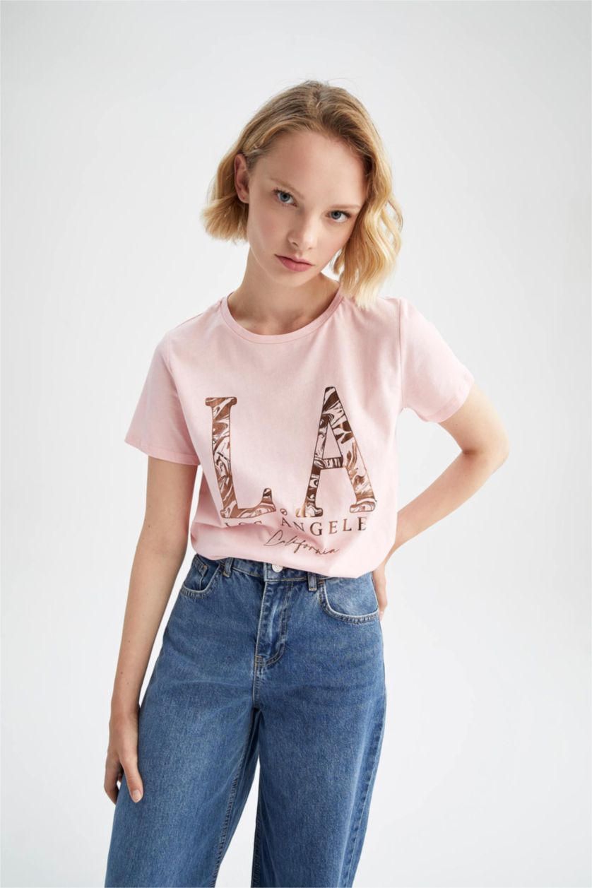 Kadın Açık Pembe Regular Fit Bisiklet Yaka Baskılı Kısa Kollu %100 Pamuk Tişört