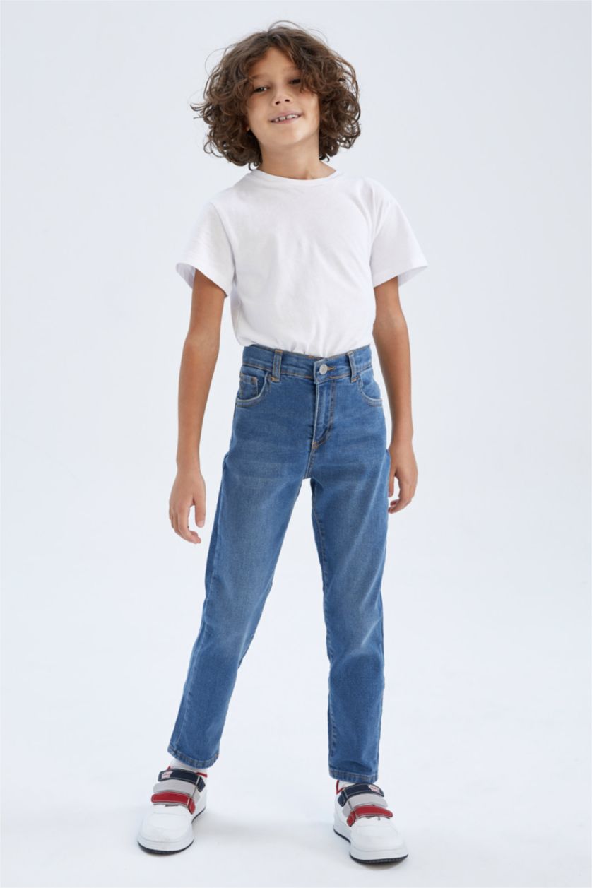 أولاد أزرق بنطلون جينز ولادي قصة عادية