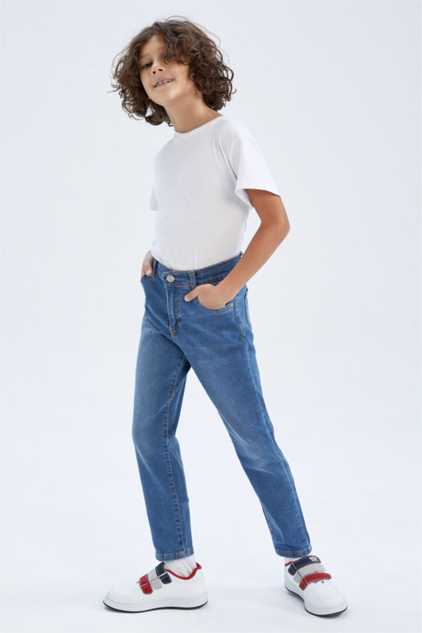 أولاد أزرق بنطلون جينز ولادي قصة عادية