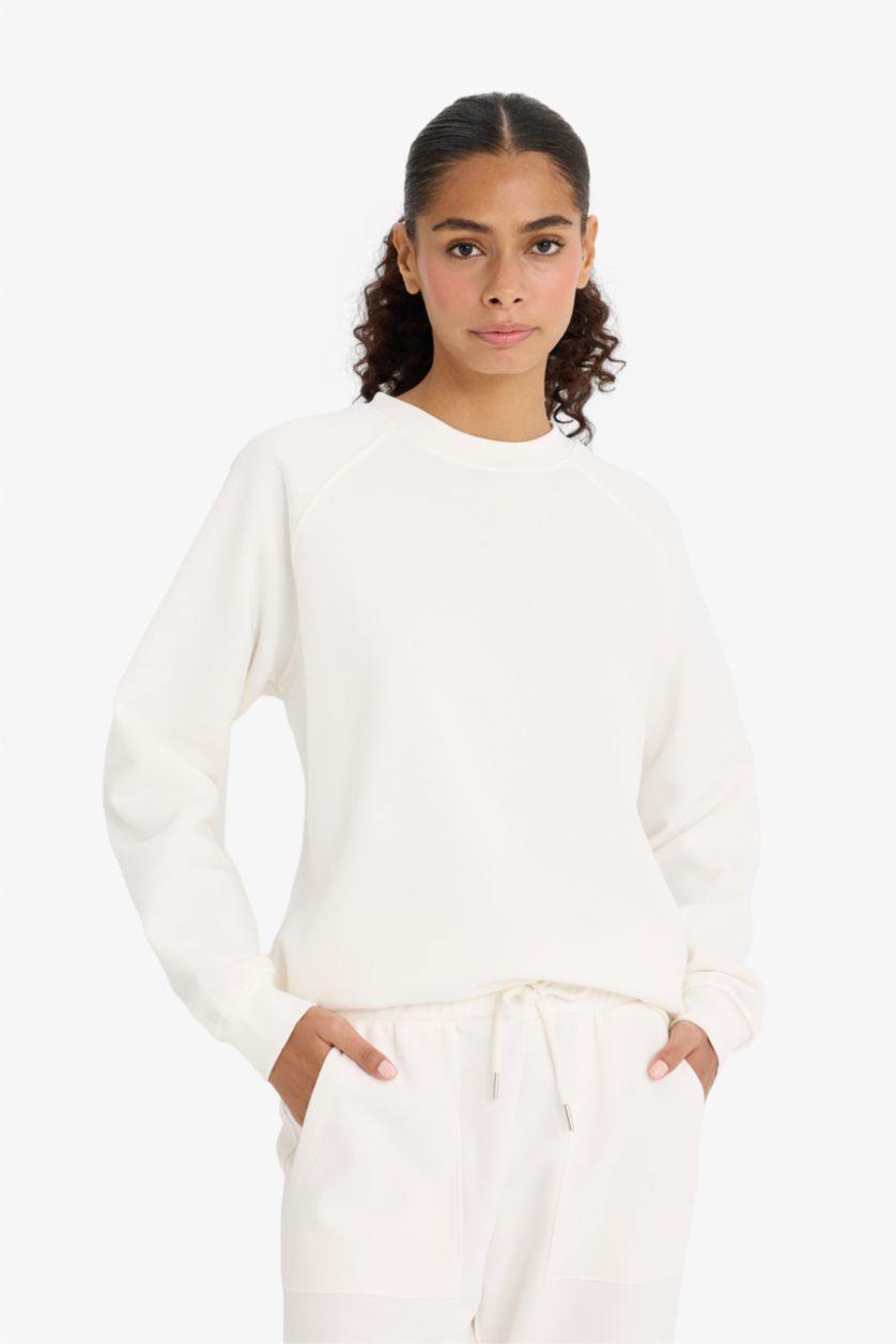 Woman Ecru Oversize Fit Basic Sweatshirt